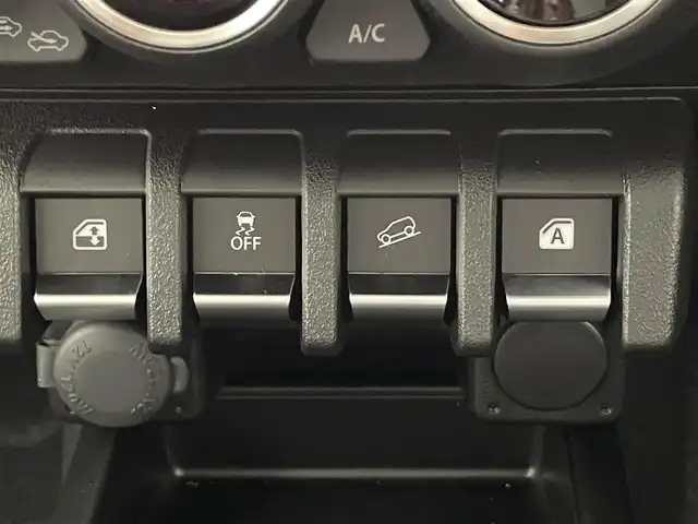 スズキ ジムニー XC 愛知県 2025(令7)年 0.1千km ミディアムグレー 届出済未使用車　禁煙車　リアパーキングセンサー　デュアルセンサーブレーキ　ヘッドライトウォッシャー　ミラーヒーター　電動格納ミラー　ＬＥＤライト　フォグランプ　衝突軽減　ターボ車　逸脱警報　背面タイヤ　アイドリングストップ ダウンヒルアシストコントロール