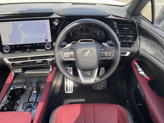 レクサス ＲＸ 350 Fスポーツ 神奈川県 2024(令6)年 0.6万km ホワイトノーヴァガラスフレーク ワンオーナー/サンルーフ/オレンジブレーキキャリパー/純正ナビ（フルセグTV/AM/FM/BT/USB/Miracast）/全方位カメラ/前後ドライブレコーダー/レーダークルーズコントロール/パドルシフト/クリアランスソナー/レーンキープアシスト/ブラインドスポットモニター/リヤクロストラフィックアラート/安心降車システム/パーキングサポートブレーキ/赤革シート/全席パワーシート/全席エアーシート＆シートヒーター/電動リアゲート/電動チルト/ステアリングヒーター/純正アルミ/ルーフレール/ETC2.0/スペアキー×1/カードキー×1/取扱説明書/保証書