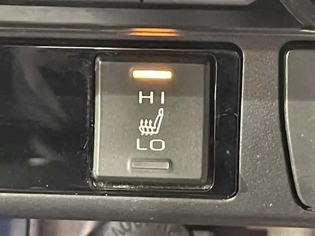 トヨタ ＲＡＶ４ G Zパッケージ 愛知県 2020(令2)年 3.7万km アティチュードブラックマイカ 純正9インチナビ/（Bluetooth/AM/FM/フルセグTV）/サンルーフ/モデリスタエアロ/衝突軽減ブレーキ/レーダークルーズコントロール/シートヒーター/LEDヘッドライト/オートマチックハイビーム/ETC/バックカメラ/デジタルインナーミラー/ステアリングヒーター/パワーシート/電動リアゲート/コーナーセンサー/スマートキー/純正19インチAW