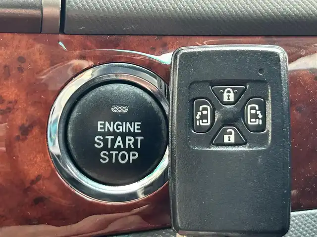 トヨタ エスティマ アエラス Gエディション 静岡県 2011(平23)年 7.3万km ブラック 社外アルパインナビ/BT/CD/DVD/フルセグTV/SD/HDD/ビルトインETC/クルーズコントロール/両側パワースライドドア/フリップダウンモニター/純正フロアマット/電動格納ミラー/フォグランプ