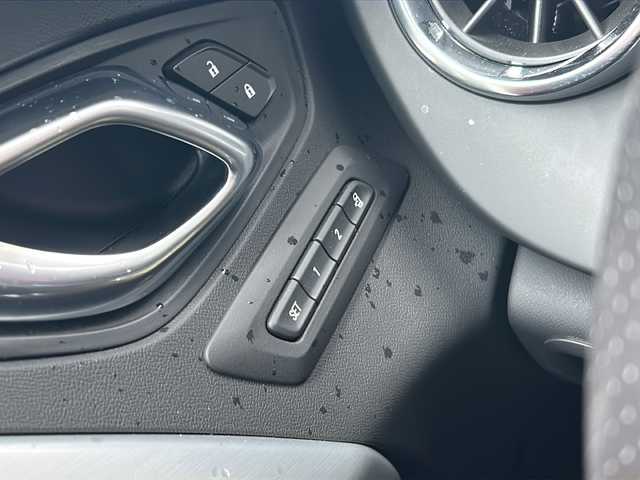 シボレー カマロ SS 広島県 2018(平30)年 3.2万km 黒 禁煙/サンルーフ/BOSEプレミアムサラウンドシステム/シートヒーター/シートクーラー/前席パワーシート/シートメモリー/純正20インチアルミホイール/アンビエントライト/純正ディスプレイオーディオ/AppleCarPlay/androidauto/USB/Bluetooth/バックカメラ/コーナーセンサー/ヘッドアップディスプレイ/革巻きステアリング/ステアリングスイッチ/置くだけ充電/クルーズコントロール/ブラインドスポットモニター/オートマチックヘッドランプシステム/パワートランク/電動パーキングブレーキ/ETC(グローブBOX内）/スペアキー/保証書/取扱書