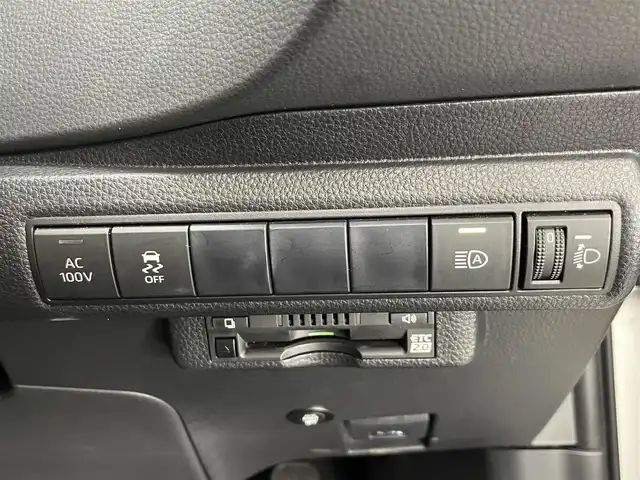 トヨタ カローラ スポーツ ハイブリッドG Z 愛知県 2018(平30)年 0.8万km ホワイトパールクリスタルシャイン 純正９型ナビ　メーカーオプションシート　シートヒーター　バックカメラ　ＢＳＭ　ＨＵＤ　ＡＣ１００Ｖ電源　ＥＴＣ　電動パーキング　前後ドラレコ　衝突軽減　追従クルコン　コーナーセンサー　ＬＥＤライト