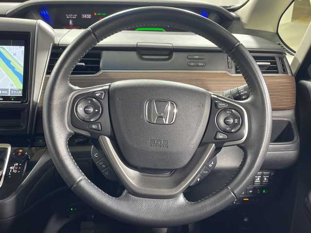 ホンダ フリード ハイブリット クロスター ホンダセンシング 神奈川県 2021(令3)年 6.2万km シルバーミストグリーンM 純正9インチインターナビ【VXM-217VFNi】/Bluetooth・CD・DVD・SD・USB・iPod・AppleCarPlay・フルセグTV/両側パワースライドドア/社外キャリアルーフレール/ホンダセンシング/アダプティブクルーズコントロール/ハーフレザーシート/シートヒーター/バックカメラ/ビルトインETC/ウォークスルー/純正フロアマット/純正15インチアルミホイール/オートマチックハイビーム/コーナーセンサー/LEDヘッドライト/衝突軽減ブレーキ/歩行者事故低減ステアリング/車線維持支援システム/路外逸脱抑制機能/誤発進抑制機能/先行車発進お知らせ機能/標識認識機能