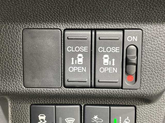 ホンダ フリード ハイブリット クロスター ホンダセンシング 神奈川県 2021(令3)年 6.2万km シルバーミストグリーンM 純正9インチインターナビ【VXM-217VFNi】/Bluetooth・CD・DVD・SD・USB・iPod・AppleCarPlay・フルセグTV/両側パワースライドドア/社外キャリアルーフレール/ホンダセンシング/アダプティブクルーズコントロール/ハーフレザーシート/シートヒーター/バックカメラ/ビルトインETC/ウォークスルー/純正フロアマット/純正15インチアルミホイール/オートマチックハイビーム/コーナーセンサー/LEDヘッドライト/衝突軽減ブレーキ/歩行者事故低減ステアリング/車線維持支援システム/路外逸脱抑制機能/誤発進抑制機能/先行車発進お知らせ機能/標識認識機能