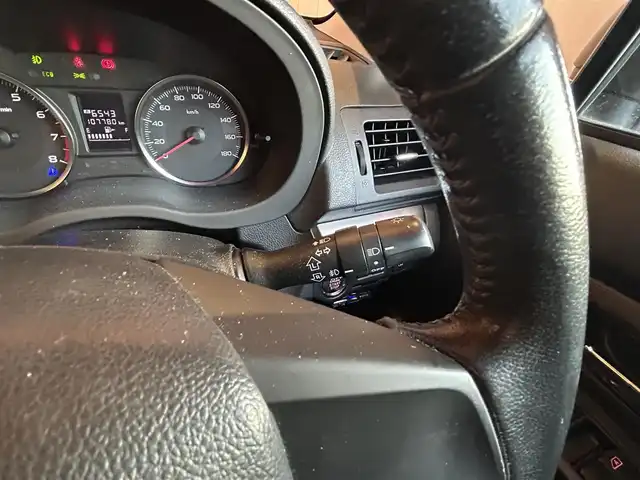 スバル インプレッサ スポーツ 1．6i－L 愛知県 2013(平25)年 10.8万km クリスタルブラックシリカ 登録時走行距離107780キロ/Ｐａｎａｓｏｎｉｃ７インチナビ/(フルセグTV/Bluetooth接続/CD/DVD)/ＥＴＣ/バックカメラ/純正アルミホイール/純正フロアマット/スマートキー/スペアキー/フォグランプ/取扱説明書/保証書/整備記録簿