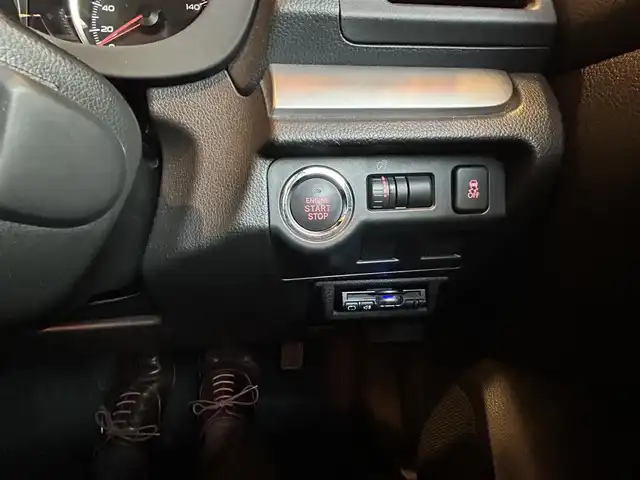 スバル インプレッサ スポーツ 1．6i－L 愛知県 2013(平25)年 10.8万km クリスタルブラックシリカ 登録時走行距離107780キロ/Ｐａｎａｓｏｎｉｃ７インチナビ/(フルセグTV/Bluetooth接続/CD/DVD)/ＥＴＣ/バックカメラ/純正アルミホイール/純正フロアマット/スマートキー/スペアキー/フォグランプ/取扱説明書/保証書/整備記録簿