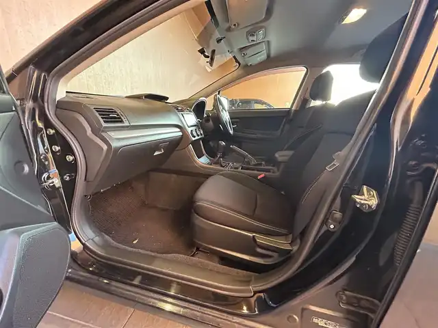 スバル インプレッサ スポーツ 1．6i－L 愛知県 2013(平25)年 10.8万km クリスタルブラックシリカ 登録時走行距離107780キロ/Ｐａｎａｓｏｎｉｃ７インチナビ/(フルセグTV/Bluetooth接続/CD/DVD)/ＥＴＣ/バックカメラ/純正アルミホイール/純正フロアマット/スマートキー/スペアキー/フォグランプ/取扱説明書/保証書/整備記録簿