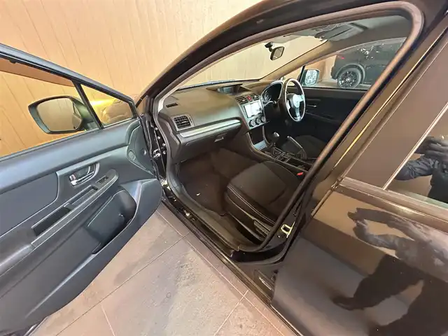 スバル インプレッサ スポーツ 1．6i－L 愛知県 2013(平25)年 10.8万km クリスタルブラックシリカ 登録時走行距離107780キロ/Ｐａｎａｓｏｎｉｃ７インチナビ/(フルセグTV/Bluetooth接続/CD/DVD)/ＥＴＣ/バックカメラ/純正アルミホイール/純正フロアマット/スマートキー/スペアキー/フォグランプ/取扱説明書/保証書/整備記録簿