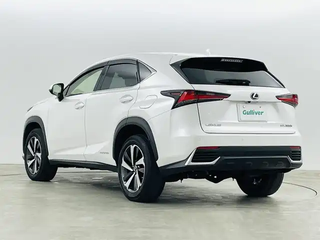 レクサス ＮＸ 300h バージョンL 福島県 2021(令3)年 4.8万km ソニッククォーツ プリクラッシュセーフティ/・S-VSC/・全車速追従機能付クルーズコントロール/・衝突軽減装置ブレーキ/・レーンアシスト/・レインセンサー/・クリアランスソナー/純正ナビゲーション/・Bluetooth/TV/CD/DVD/AM・FM/AUX/SD/USB/・バックカメラ/・３６０°カメラ/・ETC/サンルーフ/電動リアゲート/革巻きステアリング/・ステアリングスイッチ/・ステアリングヒーター/シートヒーター/・エアシート/ヘッドアップディスプレイ/デジタルインナーミラー/プッシュスタート/・スマートキー/純正フロアマット/ドアバイザー