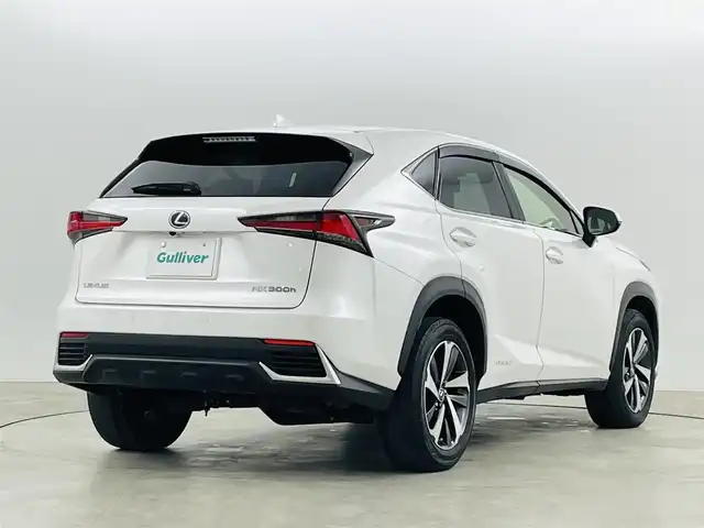 レクサス ＮＸ 300h バージョンL 福島県 2021(令3)年 4.8万km ソニッククォーツ プリクラッシュセーフティ/・S-VSC/・全車速追従機能付クルーズコントロール/・衝突軽減装置ブレーキ/・レーンアシスト/・レインセンサー/・クリアランスソナー/純正ナビゲーション/・Bluetooth/TV/CD/DVD/AM・FM/AUX/SD/USB/・バックカメラ/・３６０°カメラ/・ETC/サンルーフ/電動リアゲート/革巻きステアリング/・ステアリングスイッチ/・ステアリングヒーター/シートヒーター/・エアシート/ヘッドアップディスプレイ/デジタルインナーミラー/プッシュスタート/・スマートキー/純正フロアマット/ドアバイザー