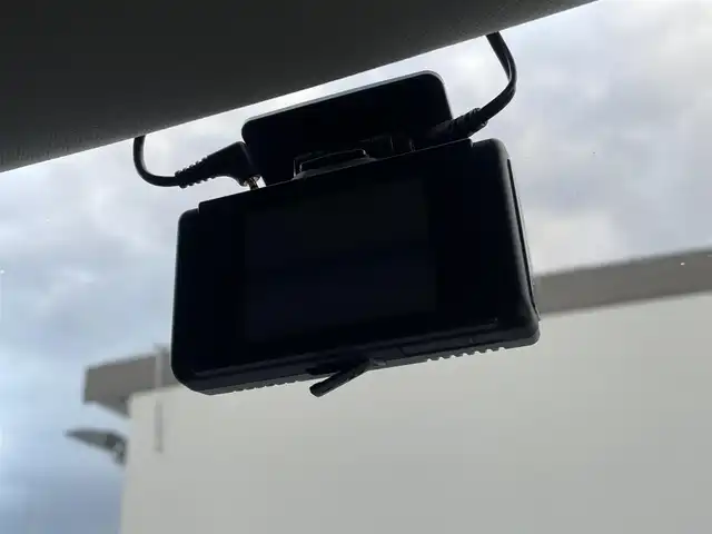 フォルクスワーゲン シャラン TSI コンフォートライン 東京都 2019(平31)年 2.2万km パール ナビゲーションパッケージ/ハイキセノンパッケージ/純正ナビ/バックカメラ/純正16インチアルミホイール/アダプティブクルーズコントロール/スマートキー/プッシュスタート/アイドリングストップ/ドライブレコーダー/ETC