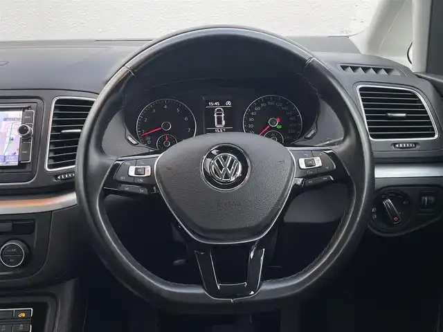 フォルクスワーゲン シャラン TSI コンフォートライン 東京都 2019(平31)年 2.2万km パール ナビゲーションパッケージ/ハイキセノンパッケージ/純正ナビ/バックカメラ/純正16インチアルミホイール/アダプティブクルーズコントロール/スマートキー/プッシュスタート/アイドリングストップ/ドライブレコーダー/ETC