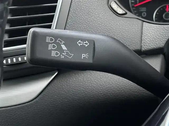 フォルクスワーゲン シャラン TSI コンフォートライン 東京都 2019(平31)年 2.2万km パール ナビゲーションパッケージ/ハイキセノンパッケージ/純正ナビ/バックカメラ/純正16インチアルミホイール/アダプティブクルーズコントロール/スマートキー/プッシュスタート/アイドリングストップ/ドライブレコーダー/ETC