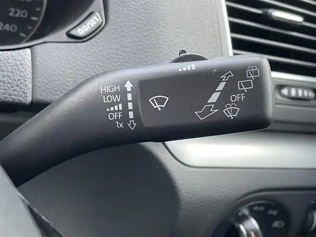 フォルクスワーゲン シャラン TSI コンフォートライン 東京都 2019(平31)年 2.2万km パール ナビゲーションパッケージ/ハイキセノンパッケージ/純正ナビ/バックカメラ/純正16インチアルミホイール/アダプティブクルーズコントロール/スマートキー/プッシュスタート/アイドリングストップ/ドライブレコーダー/ETC