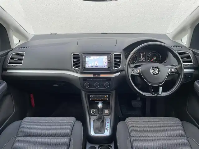 フォルクスワーゲン シャラン TSI コンフォートライン 東京都 2019(平31)年 2.2万km パール ナビゲーションパッケージ/ハイキセノンパッケージ/純正ナビ/バックカメラ/純正16インチアルミホイール/アダプティブクルーズコントロール/スマートキー/プッシュスタート/アイドリングストップ/ドライブレコーダー/ETC