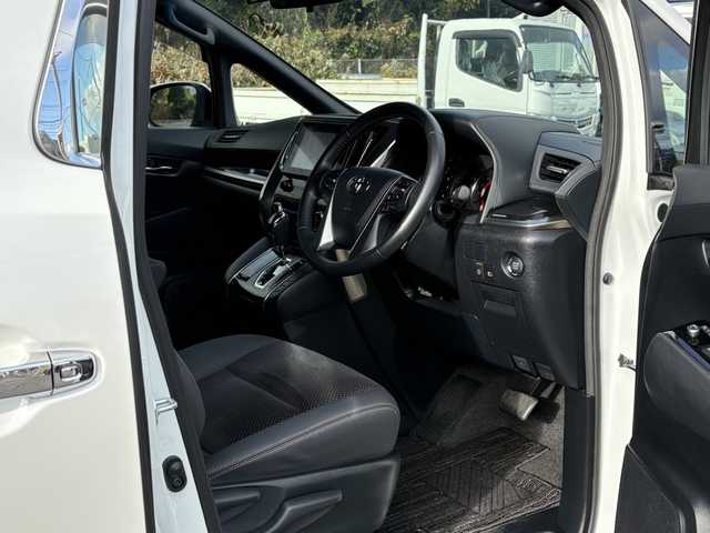 トヨタ アルファード S タイプゴールドⅡ 大分県 2022(令4)年 5.6万km ホワイトパールクリスタルシャイン 両側パワースライドドア /純正ディスプレイオーディオ/CD/DVDデッキ/純正フリップダウンモニター/アダプティブクルーズコントロール/レーンキープアシスト/3眼LEDヘッドライト/シーケンシャルウインカー/オートライトコントロール/オートハイビームアシスト/ビルトインETC/ドラレコ/ハーフレザーシート/スマートキー/エンジンプッシュスタート/パワーリアゲート