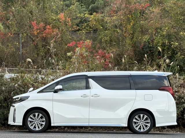 トヨタ アルファード S タイプゴールドⅡ 大分県 2022(令4)年 5.6万km ホワイトパールクリスタルシャイン 両側パワースライドドア /純正ディスプレイオーディオ/CD/DVDデッキ/純正フリップダウンモニター/アダプティブクルーズコントロール/レーンキープアシスト/3眼LEDヘッドライト/シーケンシャルウインカー/オートライトコントロール/オートハイビームアシスト/ビルトインETC/ドラレコ/ハーフレザーシート/スマートキー/エンジンプッシュスタート/パワーリアゲート