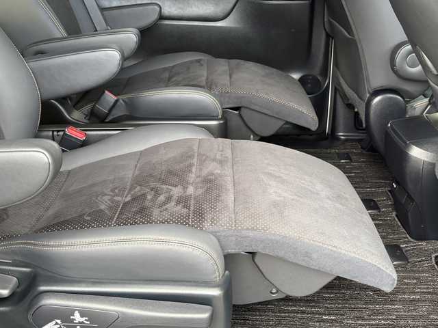 トヨタ アルファード S タイプゴールドⅡ 大分県 2022(令4)年 5.6万km ホワイトパールクリスタルシャイン 両側パワースライドドア /純正ディスプレイオーディオ/CD/DVDデッキ/純正フリップダウンモニター/アダプティブクルーズコントロール/レーンキープアシスト/3眼LEDヘッドライト/シーケンシャルウインカー/オートライトコントロール/オートハイビームアシスト/ビルトインETC/ドラレコ/ハーフレザーシート/スマートキー/エンジンプッシュスタート/パワーリアゲート