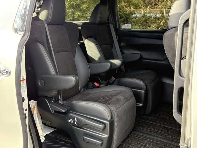 トヨタ アルファード S タイプゴールドⅡ 大分県 2022(令4)年 5.6万km ホワイトパールクリスタルシャイン 両側パワースライドドア /純正ディスプレイオーディオ/CD/DVDデッキ/純正フリップダウンモニター/アダプティブクルーズコントロール/レーンキープアシスト/3眼LEDヘッドライト/シーケンシャルウインカー/オートライトコントロール/オートハイビームアシスト/ビルトインETC/ドラレコ/ハーフレザーシート/スマートキー/エンジンプッシュスタート/パワーリアゲート