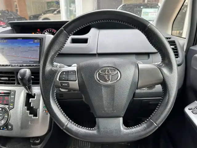 トヨタ ヴォクシー ZS 煌Z 大阪府 2013(平25)年 8.9万km アイスチタニウムマイカメタリック ハーフレザー/アルパインナビ/TV/バックカメラ/後席モニター/純正16インチAW/両側パワースライドドア/ETC/ドラレコ