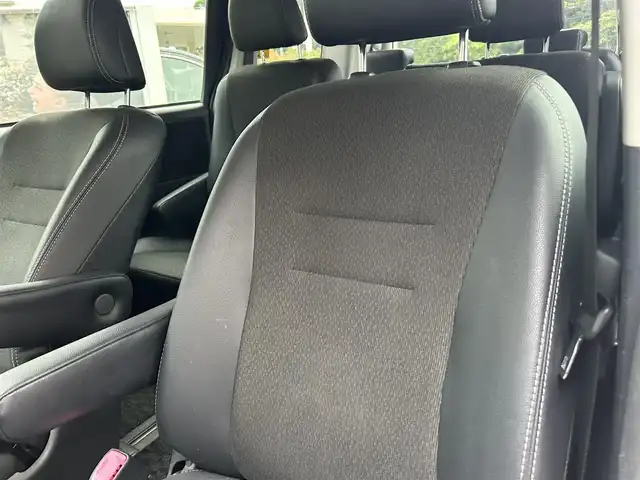 トヨタ ヴォクシー ZS 煌Z 大阪府 2013(平25)年 8.9万km アイスチタニウムマイカメタリック ハーフレザー/アルパインナビ/TV/バックカメラ/後席モニター/純正16インチAW/両側パワースライドドア/ETC/ドラレコ