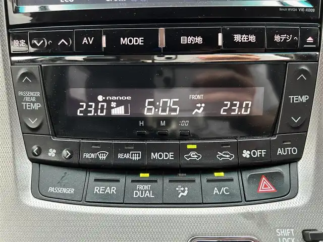 トヨタ アルファード 240S 長崎県 2012(平24)年 9.5万km ホワイトパールクリスタルシャイン 純正アルファード専用ナビ(FM/AM/CD/DVD/BT/TV)/プッシュスタート/スマートキー/ビルトインETC/純正フロアマット/純正アルミホイール/MTモード付AT/レザーシート/2列目オットマン/3列シート/後席用モニター/両側イージークローザードア/バックカメラ/オートライト/ABS/横滑り防止装置(VSC)/盗難防止装置/取扱説明書/記録簿/保証書
