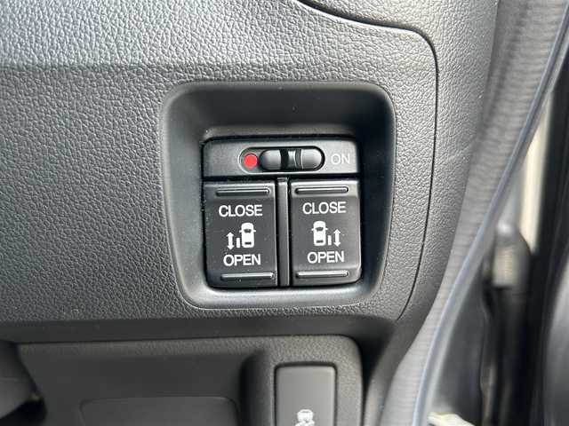 ホンダ Ｎ ＢＯＸ カスタム G ターボSSパッケージ 静岡県 2013(平25)年 4.9万km グレー クルーズコントロール/両側パワースライドドア/横滑り防止装置/プッシュスタート/CD再生、FM/ETC/ドライブレコーダー/純正フロアマット/純正15インチアルミホイール/LEDヘッドライト/ドアバイザー/保証書/取扱説明書