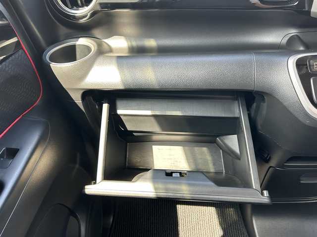 ホンダ Ｎ ＢＯＸ カスタム G ターボSSパッケージ 静岡県 2013(平25)年 4.9万km グレー クルーズコントロール/両側パワースライドドア/横滑り防止装置/プッシュスタート/CD再生、FM/ETC/ドライブレコーダー/純正フロアマット/純正15インチアルミホイール/LEDヘッドライト/ドアバイザー/保証書/取扱説明書