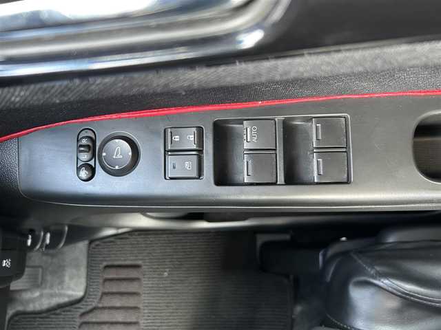 ホンダ Ｎ ＢＯＸ カスタム G ターボSSパッケージ 静岡県 2013(平25)年 4.9万km グレー クルーズコントロール/両側パワースライドドア/横滑り防止装置/プッシュスタート/CD再生、FM/ETC/ドライブレコーダー/純正フロアマット/純正15インチアルミホイール/LEDヘッドライト/ドアバイザー/保証書/取扱説明書