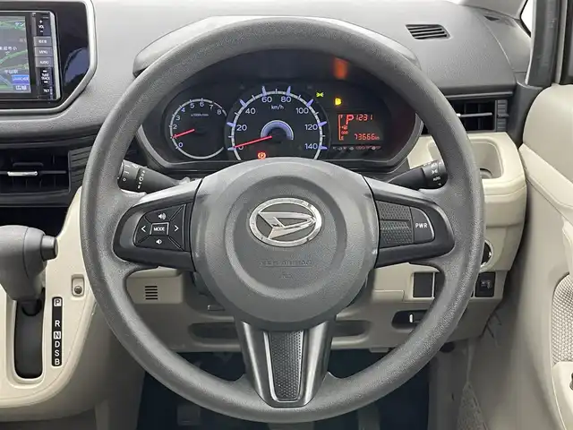 ダイハツ ムーヴ X 愛知県 2016(平28)年 7.4万km パールホワイトⅢ 社外ナビ　フルセグＴＶ　Ｂｌｕｅｔｏｏｔｈ　ＤＶＤ　バックカメラ　ＥＴＣ　プッシュスタート　オートライト　エコアイドル　純正フロアマット　純正１４インチアルミホイール　ドアバイザー　電格ミラー　禁煙車