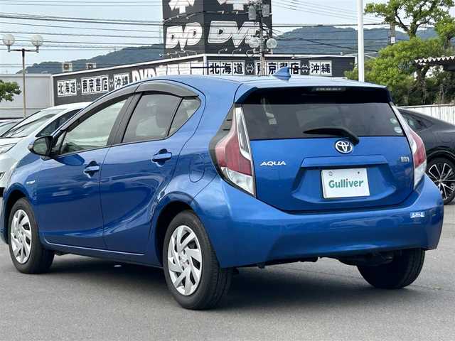 トヨタ アクア S 岡山県 2015(平27)年 4.7万km コバルトブルーメタリック 登録時走行距離46725km/純正ナビ　/フルセグTV/(AM.FM.TV.CD.DVD.BT)/バックカメラ　/前後ドライブレコーダー/ＥＴＣ　/シートヒーター　/横滑り防止装置　/盗難防止　/オートライト　/Ｂｌｕｅｔｏｏｔｈ　/純正フロアマット　　/ミュージックサーバー(SD)