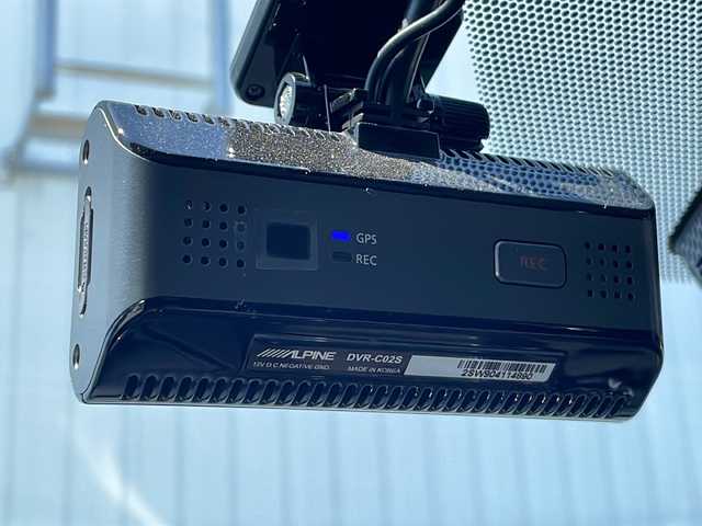 トヨタ プリウス ＰＨＶ S GRスポーツ 三重県 2019(令1)年 6.2万km ホワイトパールクリスタルシャイン ALPINE9型ナビ(AM/FM/CD/DVD/TV/BT)/フルセグTV/バックカメラ/ALPINE前方ドライブレコーダー/ビルトインETC/ハーフレザーシート/前席シートヒーター/革巻きステアリング/純正充電ケーブル付/レーダークルーズコントロール/レーンキープアシスト/衝突軽減ブレーキ/横滑り防止/オートハイビーム/スペアキー/純正フロアマット/LEDヘッドライト/電動格納ミラー/禁煙車