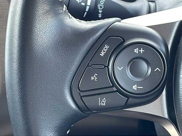 トヨタ プリウス ＰＨＶ S GRスポーツ 三重県 2019(令1)年 6.2万km ホワイトパールクリスタルシャイン ALPINE9型ナビ(AM/FM/CD/DVD/TV/BT)/フルセグTV/バックカメラ/ALPINE前方ドライブレコーダー/ビルトインETC/ハーフレザーシート/前席シートヒーター/革巻きステアリング/純正充電ケーブル付/レーダークルーズコントロール/レーンキープアシスト/衝突軽減ブレーキ/横滑り防止/オートハイビーム/スペアキー/純正フロアマット/LEDヘッドライト/電動格納ミラー/禁煙車