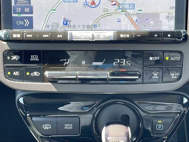 トヨタ プリウス ＰＨＶ S GRスポーツ 三重県 2019(令1)年 6.2万km ホワイトパールクリスタルシャイン ALPINE9型ナビ(AM/FM/CD/DVD/TV/BT)/フルセグTV/バックカメラ/ALPINE前方ドライブレコーダー/ビルトインETC/ハーフレザーシート/前席シートヒーター/革巻きステアリング/純正充電ケーブル付/レーダークルーズコントロール/レーンキープアシスト/衝突軽減ブレーキ/横滑り防止/オートハイビーム/スペアキー/純正フロアマット/LEDヘッドライト/電動格納ミラー/禁煙車
