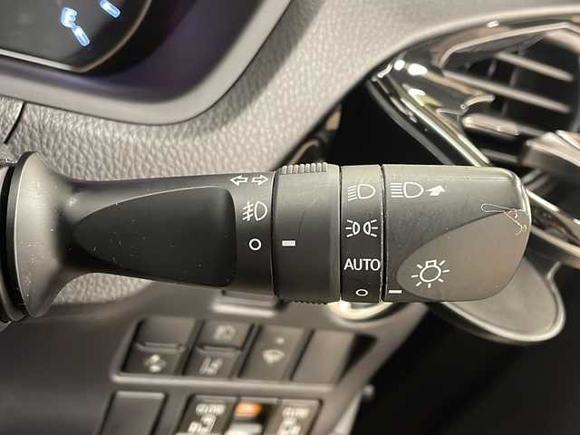 トヨタ ヴォクシー ZS 煌Ⅱ 道央・札幌 2019(令1)年 7.3万km ブラック 4WD/寒冷地仕様/Toyota Safety Sense/・PCS(プリクラッシュセーフティシステム)/・LDA(レーンディパーチャーアラート)/・オートマチックハイビーム/・先行車発進告知/Panasonicフローティングナビ/ (CD/DVD/BT)/フルセグTV/バックカメラ/ETC/ALPINEフリップダウンモニター/革巻きステアリング/ステアリングスイッチ/クルーズコントロール/両側パワースライドドア/プッシュスタート/スマートキー/スペアキー/社外エンジンスターター/純正16インチAW/オートライト/純正LEDヘッドライト/フォグランプ/ウインカーミラー/電動格納ミラー/純正ドアバイザー/純正フロアマット/横滑り防止装置/アイドリングストップ/取扱説明書/保証書