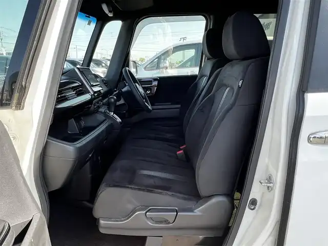 ホンダ Ｎ ＢＯＸ カスタム G L ホンダセンシング 道央・札幌 2019(令1)年 6.7万km プラチナホワイトパール ４WD/社外SDナビ/AM/FM/BT/SD/CD/フルセグ/ホンダセンシング/衝突被害軽減ブレーキ/横滑り防止装置/アダプティブクルーズコントロール/レーンキープアシスト/コーナーセンサー/バックカメラ/ビルトインETC/アイドリングストップ/ECOMODE/両側パワースライドドア/前席シートヒーター/ステアリングリモコン/プッシュスタート/スマートキー/LEDヘッドライト/オートライト/オートマチックハイビーム/フォグランプ/電動格納ミラー/ヒーテッドドアミラー/ウィンカーミラー/純正フロアマット/ドアバイザー/純正エンジンスターター