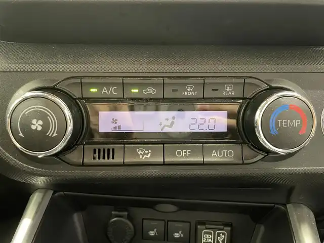 トヨタ ライズ Z 鹿児島県 2020(令2)年 3.5万km ブラックマイカメタリック/シャイニングホワイトパール ワンオーナー/禁煙車/純正9インチディスプレイオーディオ(フルセグTV)/バックカメラ/スマートアシスト/追従型クルーズコントロール/前後コーナーセンサー/LEDヘッドライト/前席シートヒーター/純正フロアマット/純正ドアバイザー/純正アルミホイール/ETC/前後ドライブレコーダー/オートライト/オートマチックハイビーム