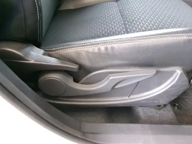 ダイハツ ロッキー プレミアム 群馬県 2019(令1)年 2.4万km ブラックマイカメタリック/シャイニングホワイトパール ワンオーナー/純正メモリーナビ・フルセグTV/　・BT・DVD(NMZK-W70D)/TVキット(走行中視聴可)/パノラマモニター/スマートアシスト/ブラインドスポットモニター/社外前後ドラレコ(HDR-015)/ビルトインETC/ハーフレザーシート/前席シートヒーター/LEDヘッドライト/スマートキー×2＆プッシュスタート/保証書＆取説