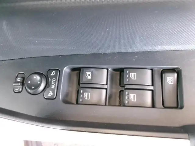 ダイハツ ロッキー プレミアム 群馬県 2019(令1)年 2.4万km ブラックマイカメタリック/シャイニングホワイトパール ワンオーナー/純正メモリーナビ・フルセグTV/　・BT・DVD(NMZK-W70D)/TVキット(走行中視聴可)/パノラマモニター/スマートアシスト/ブラインドスポットモニター/社外前後ドラレコ(HDR-015)/ビルトインETC/ハーフレザーシート/前席シートヒーター/LEDヘッドライト/スマートキー×2＆プッシュスタート/保証書＆取説