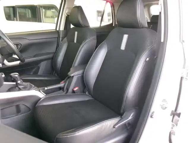 ダイハツ ロッキー プレミアム 群馬県 2019(令1)年 2.4万km ブラックマイカメタリック/シャイニングホワイトパール ワンオーナー/純正メモリーナビ・フルセグTV/　・BT・DVD(NMZK-W70D)/TVキット(走行中視聴可)/パノラマモニター/スマートアシスト/ブラインドスポットモニター/社外前後ドラレコ(HDR-015)/ビルトインETC/ハーフレザーシート/前席シートヒーター/LEDヘッドライト/スマートキー×2＆プッシュスタート/保証書＆取説