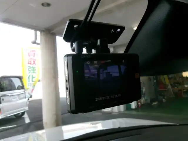 ダイハツ ロッキー プレミアム 群馬県 2019(令1)年 2.4万km ブラックマイカメタリック/シャイニングホワイトパール ワンオーナー/純正メモリーナビ・フルセグTV/　・BT・DVD(NMZK-W70D)/TVキット(走行中視聴可)/パノラマモニター/スマートアシスト/ブラインドスポットモニター/社外前後ドラレコ(HDR-015)/ビルトインETC/ハーフレザーシート/前席シートヒーター/LEDヘッドライト/スマートキー×2＆プッシュスタート/保証書＆取説