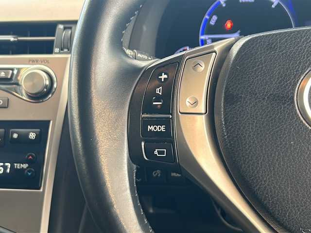 レクサス ＲＸ 450h 岐阜県 2013(平25)年 13.8万km ブラック サンルーフ/純正ナビ/バックカメラ/クルーズコントロール/ヘッドアップディスプレイ/パワーバックドア/イージークローザー(トランク)/フルセグテレビ/Bluetooth/CD/DVD/USB/AUX/バックカメラ/クルーズコントロール/ヘッドアップディスプレイ/パワーバックドア/イージークローザー(トランク)/LEDヘッドライト/ヘッドランプクリーナー/ETC/EVモード/アダプティブ・フロントライティング・システム/アンチブレーキシステム/横滑り防止装置/盗難防止システム/オートライト/プッシュスタート