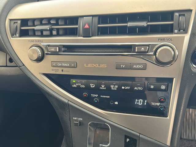 レクサス ＲＸ 450h 岐阜県 2013(平25)年 13.8万km ブラック サンルーフ/純正ナビ/バックカメラ/クルーズコントロール/ヘッドアップディスプレイ/パワーバックドア/イージークローザー(トランク)/フルセグテレビ/Bluetooth/CD/DVD/USB/AUX/バックカメラ/クルーズコントロール/ヘッドアップディスプレイ/パワーバックドア/イージークローザー(トランク)/LEDヘッドライト/ヘッドランプクリーナー/ETC/EVモード/アダプティブ・フロントライティング・システム/アンチブレーキシステム/横滑り防止装置/盗難防止システム/オートライト/プッシュスタート