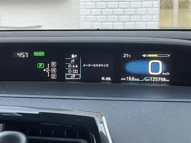 トヨタ プリウス S 徳島県 2016(平28)年 12.6万km シルバーM (株)IDOMが運営する【じしゃロン徳島店】の自社ローン専用車両になりますこちらは現金またはオートローンご利用時の価格です。/自社ローンご希望の方は別途その旨お申付け下さい/ナビ　/バックカメラ　/レーダークルーズコントロール　/ＥＴＣ　/オートライト　/ドライブレコーダー