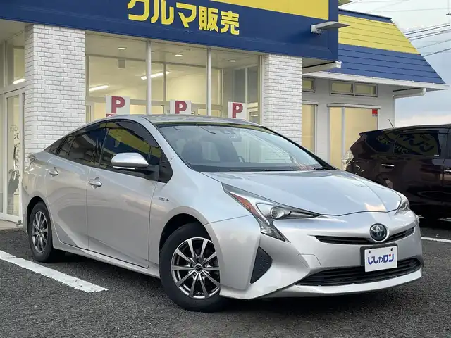 トヨタ プリウス S 徳島県 2016(平28)年 12.6万km シルバーM (株)IDOMが運営する【じしゃロン徳島店】の自社ローン専用車両になりますこちらは現金またはオートローンご利用時の価格です。/自社ローンご希望の方は別途その旨お申付け下さい/ナビ　/バックカメラ　/レーダークルーズコントロール　/ＥＴＣ　/オートライト　/ドライブレコーダー