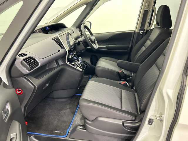 日産 セレナ e－パワー ハイウェイスター V 栃木県 2021(令3)年 3.6万km ブリリアントホワイトパール 純正ナビ/(CD/DVD/フルセグTV/Bluetooth/SD/HDMI)/アラウンドビューモニター/電動パーキングブレーキ/オートホールド/両側オートスライドドア/スマートルームミラー/ETC/禁煙車/オートライト/LEDヘッドライト/横滑り防止装置/フォグランプ/スマートキー/プッシュスタート/電動格納ミラー/純正アルミホイール/純正フロアマット