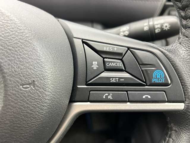 日産 セレナ e－パワー ハイウェイスター V 栃木県 2021(令3)年 3.6万km ブリリアントホワイトパール 純正ナビ/(CD/DVD/フルセグTV/Bluetooth/SD/HDMI)/アラウンドビューモニター/電動パーキングブレーキ/オートホールド/両側オートスライドドア/スマートルームミラー/ETC/禁煙車/オートライト/LEDヘッドライト/横滑り防止装置/フォグランプ/スマートキー/プッシュスタート/電動格納ミラー/純正アルミホイール/純正フロアマット