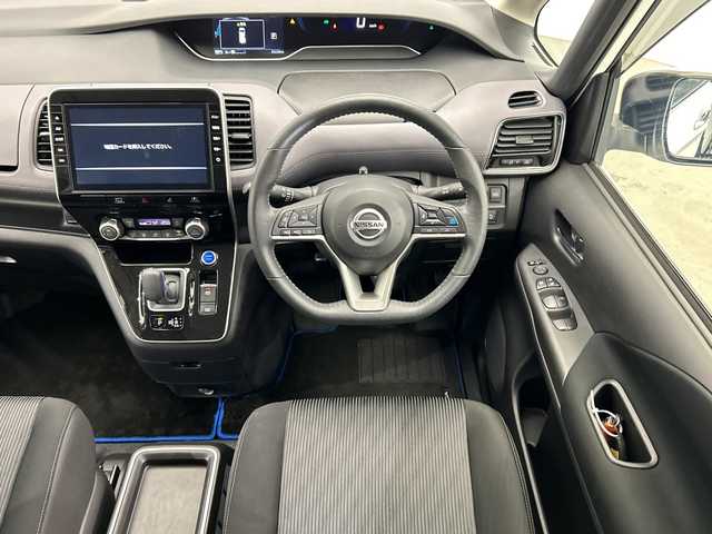 日産 セレナ e－パワー ハイウェイスター V 栃木県 2021(令3)年 3.6万km ブリリアントホワイトパール 純正ナビ/(CD/DVD/フルセグTV/Bluetooth/SD/HDMI)/アラウンドビューモニター/電動パーキングブレーキ/オートホールド/両側オートスライドドア/スマートルームミラー/ETC/禁煙車/オートライト/LEDヘッドライト/横滑り防止装置/フォグランプ/スマートキー/プッシュスタート/電動格納ミラー/純正アルミホイール/純正フロアマット