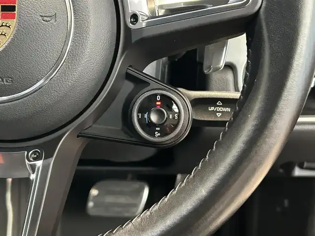 ポルシェ ９１１ カレラS 愛知県 2016(平28)年 3.1万km ジェットブラック スポーツクロノパッケージ/20インチカレラスポーツホイール（ブラック）/GTスポーツステアリング/PDLS/シートヒーター/電動格納ミラー/コーナーセンサー/Ａｐｐｌｅカープレイ/スポーツテールパイプ/HDDナビ/バックカメラ/ETC