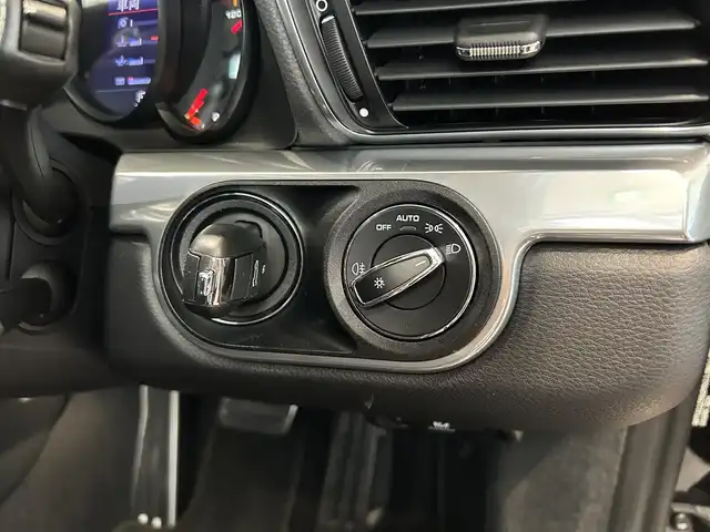 ポルシェ ９１１ カレラS 愛知県 2016(平28)年 3.1万km ジェットブラック スポーツクロノパッケージ/20インチカレラスポーツホイール（ブラック）/GTスポーツステアリング/PDLS/シートヒーター/電動格納ミラー/コーナーセンサー/Ａｐｐｌｅカープレイ/スポーツテールパイプ/HDDナビ/バックカメラ/ETC